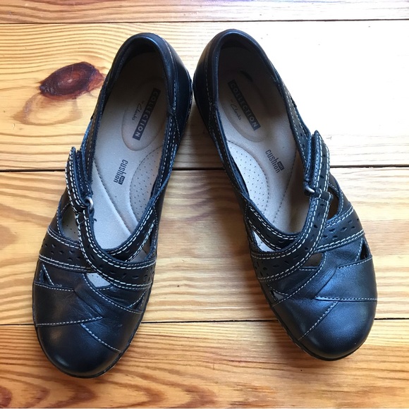 Clark’s Collection Black Leather Velcro Mary Janes, NWOT, 7.5 - Picture 2 of 14